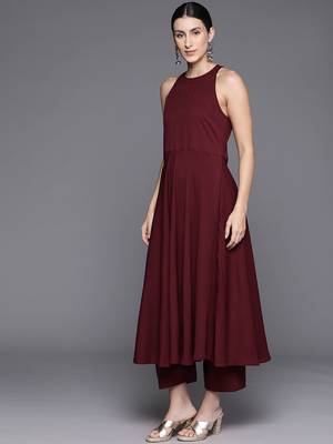 Women Silk Crepe Kurta with Trousers & With Dupatta 6