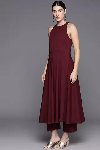 Women Silk Crepe Kurta with Trousers & With Dupatta