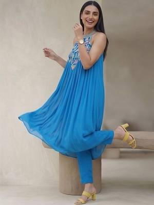 Women Printed Empire Thread Work Silk Georgette Kurta with Trousers 6