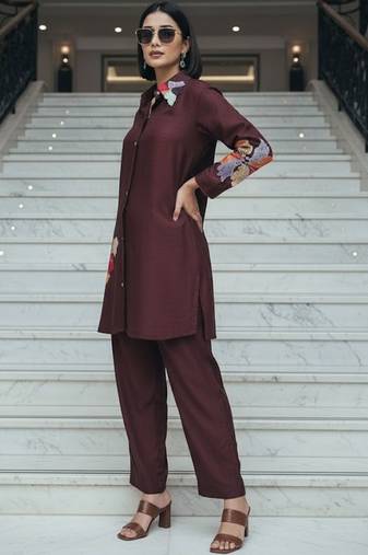 Women Floral Printed Regular Kurta with Trousers