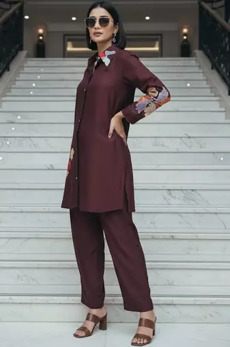 Women Floral Printed Regular Kurta with Trousers