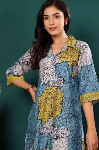 Abstract Printed Shirt Collar Straight Kurta With Trouser