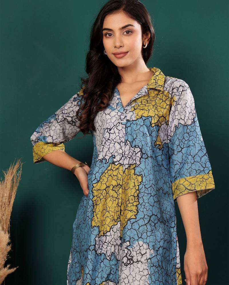 Abstract Printed Shirt Collar Straight Kurta With Trouser