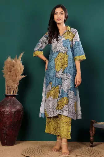 Abstract Printed Shirt Collar Straight Kurta With Trouser