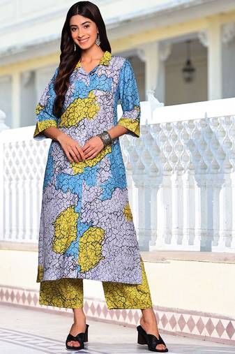 Blue Abstract Printed Cuban Collar Straight Kurta With Trousers