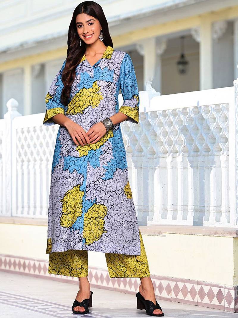 Blue Abstract Printed Cuban Collar Straight Kurta With Trousers
