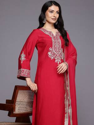 Ethnic Motifs Yoke Design Kurta With Trousers & Dupatta 2