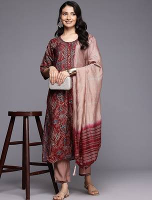 Floral Printed Zari Kurta With Trousers & Dupatta 8