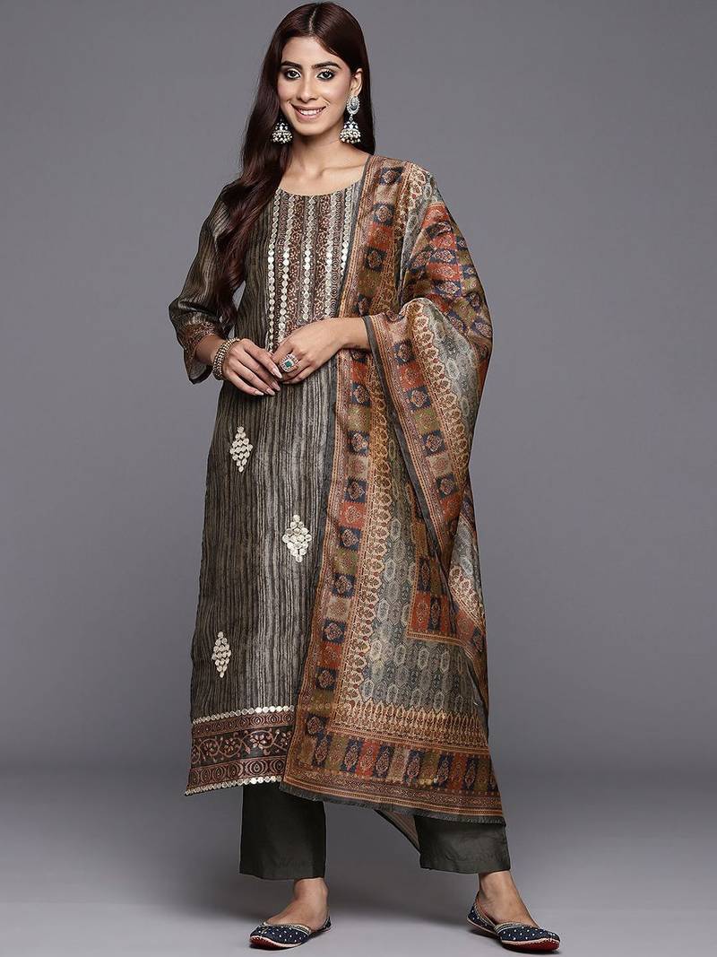 Ethnic Motifs Printed Chanderi Silk Gotta Patti Work Kurta & Trousers With Dupatta