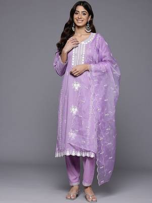 Floral Embroidered Thread Work Pure Cotton Kurta With Trousers & Dupatta 1