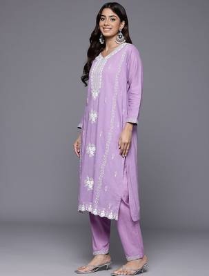 Floral Embroidered Thread Work Pure Cotton Kurta With Trousers & Dupatta 5