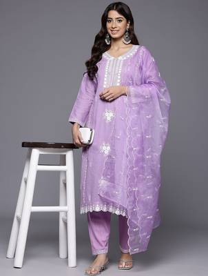 Floral Embroidered Thread Work Pure Cotton Kurta With Trousers & Dupatta 7