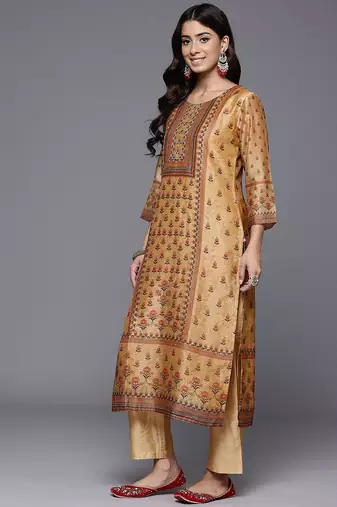Women Floral Printed Regular Chanderi Silk Kurta With Trousers & Dupatta