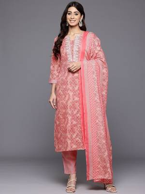 Ethnic Motifs Printed Zari Kurta With Trousers & Dupatta 1