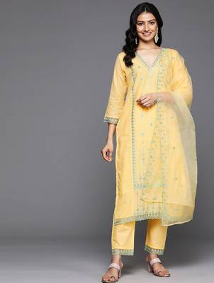 Floral Embroidered Thread Work Pure Cotton Kurta With Trousers & Dupatta 1