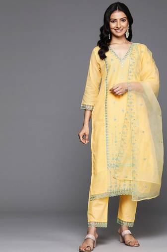 Floral Embroidered Thread Work Pure Cotton Kurta With Trousers & Dupatta