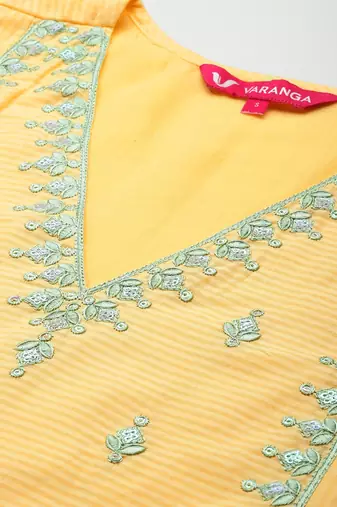 Floral Embroidered Thread Work Pure Cotton Kurta With Trousers & Dupatta