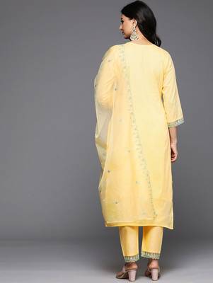 Floral Embroidered Thread Work Pure Cotton Kurta With Trousers & Dupatta 6