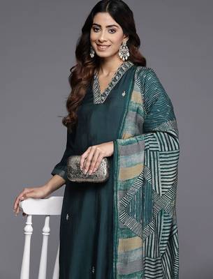 Women Ethnic Motifs Embroidered Regular Beads and Stones Kurta with Trousers & With Dupatta 2