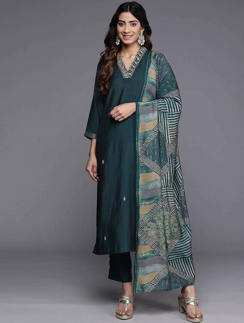 Women Ethnic Motifs Embroidered Regular Beads and Stones Kurta with Trousers & With Dupatta