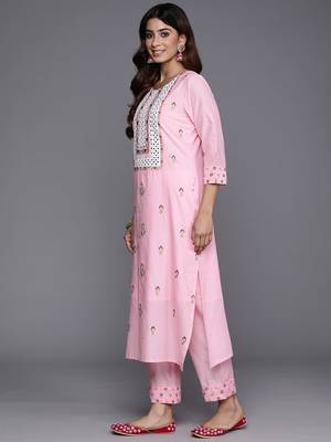 Floral Embroidered Thread Work Pure Cotton Kurta with Trousers & Dupatta 6
