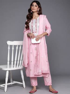 Floral Embroidered Thread Work Pure Cotton Kurta with Trousers & Dupatta 8