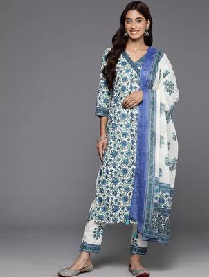 Women Floral Printed Angrakha Pure Cotton Kurta with Trousers & With Dupatta 2