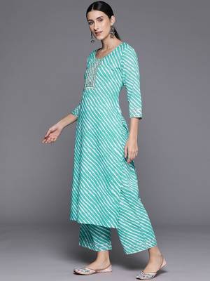 Women Leheriya Striped Regular Gotta Patti Cotton Kurta with Trousers & Dupatta 5