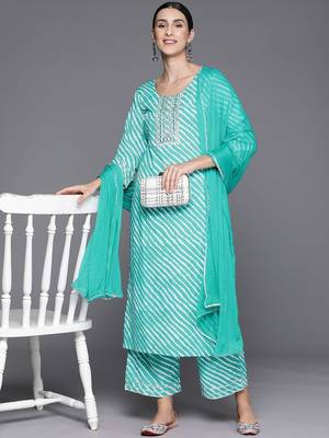 Women Leheriya Striped Regular Gotta Patti Cotton Kurta with Trousers & Dupatta 7