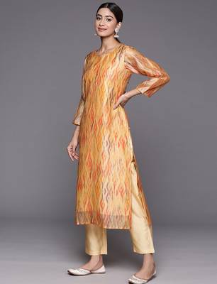 Women Printed Regular Chanderi Silk Kurta with Trousers & With Dupatta 5