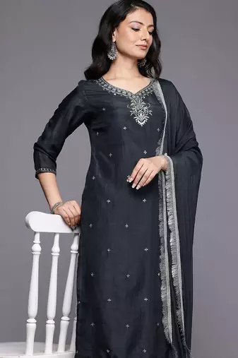 Ethnic Motifs Embroidered Sequinned Kurta With Trousers & Dupatta
