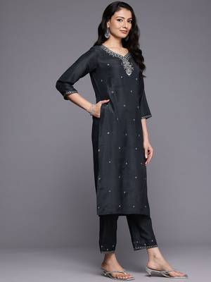 Ethnic Motifs Embroidered Sequinned Kurta With Trousers & Dupatta 6