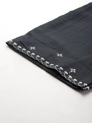 Ethnic Motifs Embroidered Sequinned Kurta With Trousers & Dupatta 9
