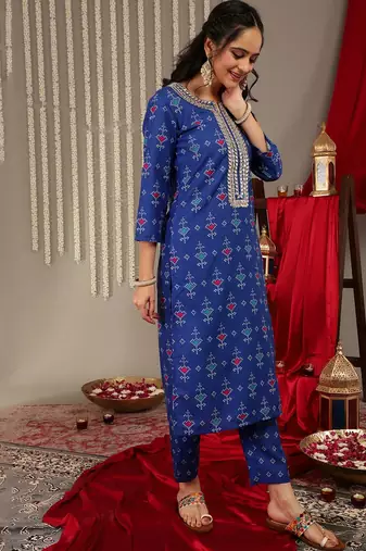 Bandhani Printed Gotta Patti Straight Kurta & Trouser With Dupatta