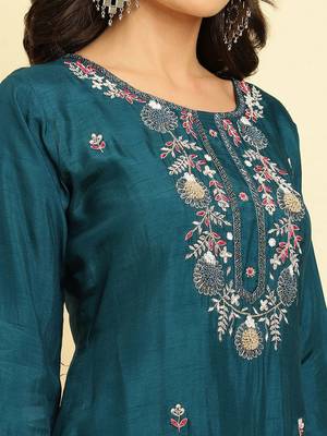 Floral Embroidered Beads & Stones Kurta With Trousers & Dupatta 2