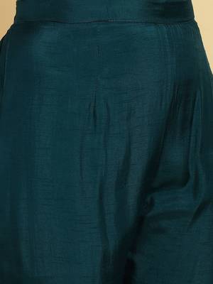 Floral Embroidered Beads & Stones Kurta With Trousers & Dupatta 3