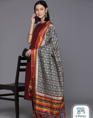 Halter Neck Straight Kurta with Trousers & Dupatta 1