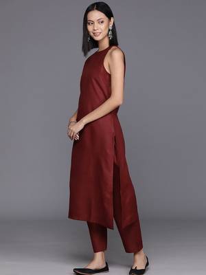 Halter Neck Straight Kurta with Trousers & Dupatta 5