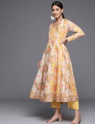 Floral Printed Empire Sequinned Kurta with Trousers & With Dupatta 6