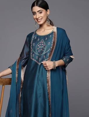 Floral Embroidered Sequinned Chanderi Silk Kurta With Trousers & With Dupatta 2