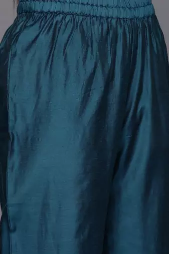 Floral Embroidered Sequinned Chanderi Silk Kurta With Trousers & With Dupatta