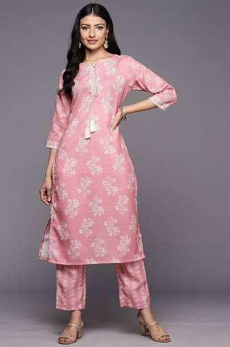 Women Pink Floral Printed Kurta with Trousers
