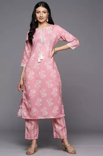 Women Pink Floral Printed Kurta with Trousers
