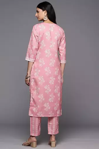 Women Pink Floral Printed Kurta with Trousers