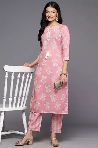 Women Pink Floral Printed Kurta with Trousers