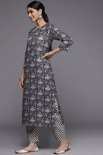 Women Digital Winter Printed Kurta Palazzo &Dupatta