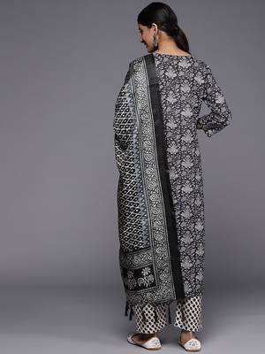 Women Digital Winter Printed Kurta Palazzo &Dupatta 5