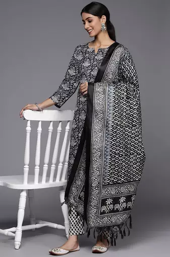 Women Digital Winter Printed Kurta Palazzo &Dupatta