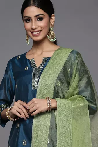 Women Navy Blue Floral Embroidered Thread Work Kurta with Trousers & With Dupatta