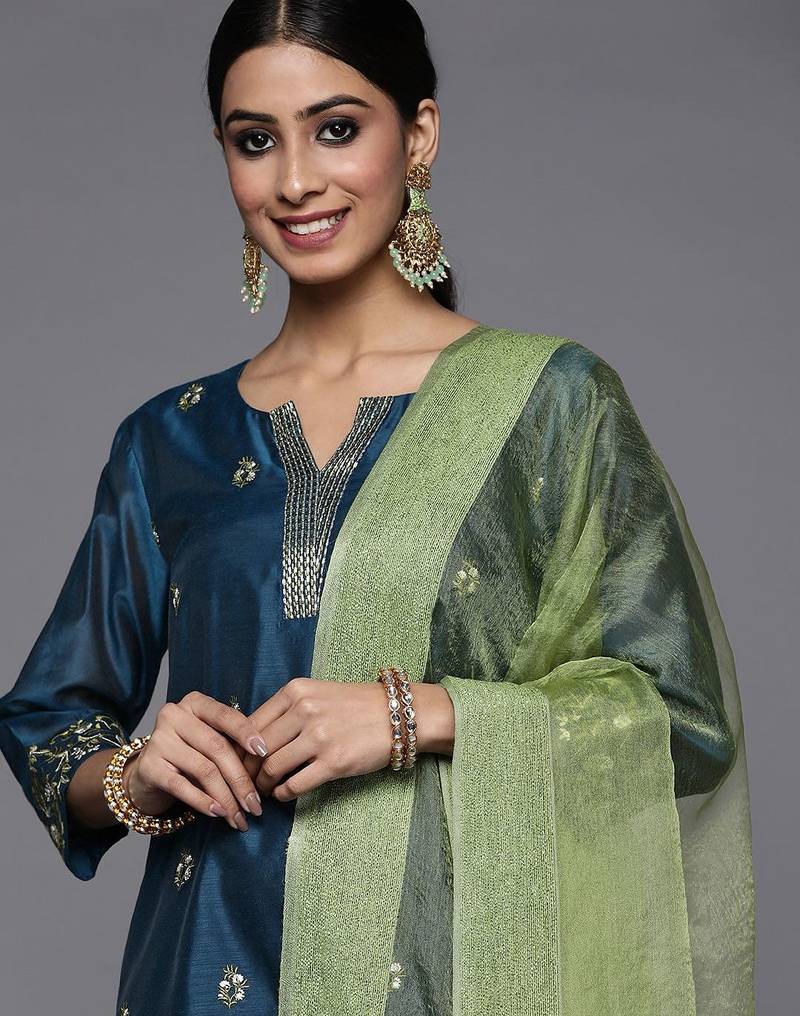 Women Navy Blue Floral Embroidered Thread Work Kurta with Trousers & With Dupatta